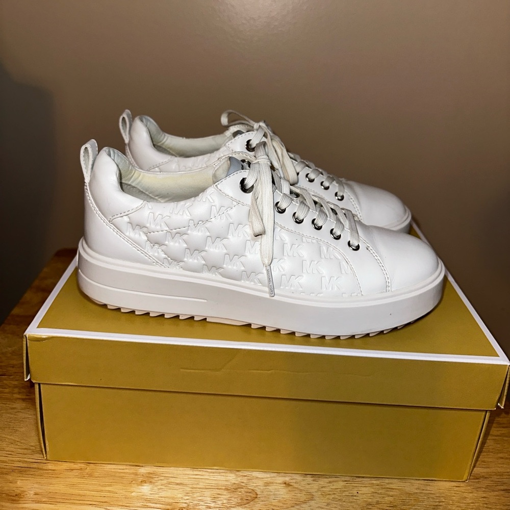 MICHAEL KORS EMMETT LACE UP SNEAKER